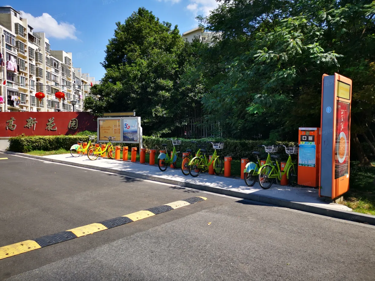 实景图-小区大门