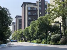 南面第二排保养好拎包入住有阁楼