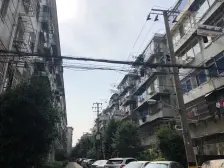 淞滨路近地铁 厅有西窗 中间楼层 满五年 价格好谈
