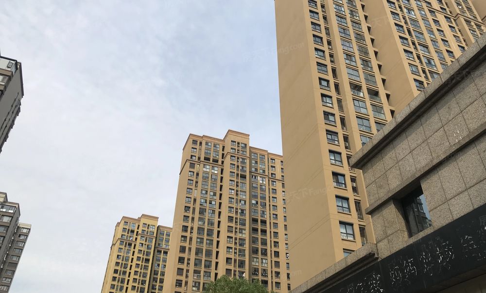 龙城公馆旁新城御景湾3室2厅毛坯出售价格可谈