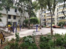 两校之间好楼层一梯两户采光好楼下停车方便