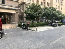 浦江瑞和城捌街区5室2厅2卫南朝向286.00万元/套出售