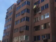 中间楼层 采光好 无坡 交通方便 生活设施齐全