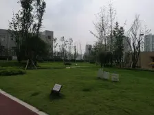 送两个大露台 精装简约风格 金科物业 出门地铁站