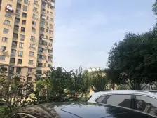 精装修,带大阁楼,已经做好,近万达,山钢,近地铁站