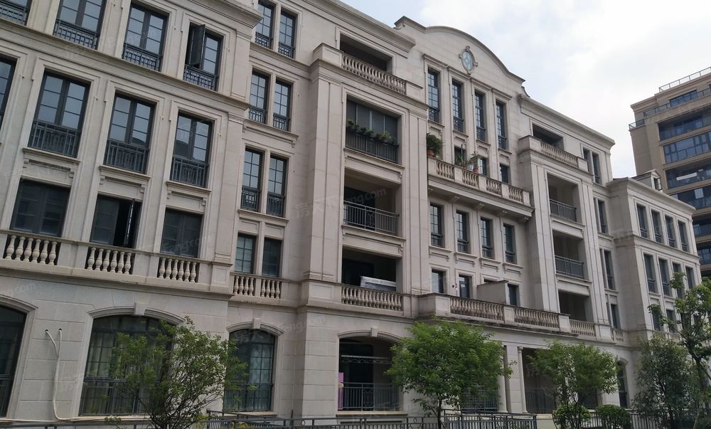 漓江大美官邸大平层洋房204平4房2厅4卫带双主卧双露台