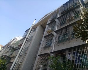 单位房,自带私家公园,自带体育馆,食堂,自然山体等