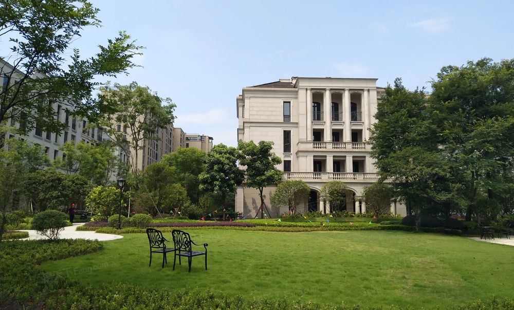 漓江大美官邸大平层洋房204平4房2厅4卫带双主卧双露台