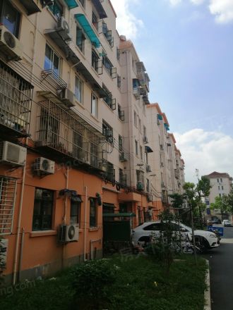 成山路648弄小区实景图