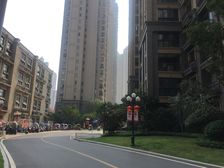 遥津旁,地铁口,户型方正,采光好,A区环境好