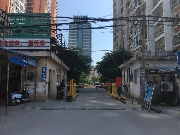 东峰广场实景图