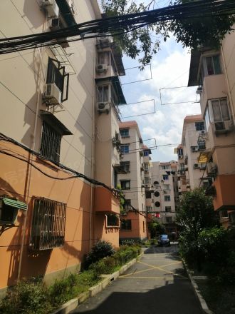 成山路648弄小区实景图