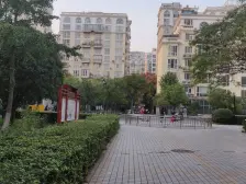 建业一期位置临西门洋房平层大五室全天采光,一梯一户