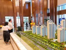 旁边是小五 小高层边户毛坯 小区环境好 看房方便