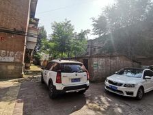 青山区 呼13 一楼精装修 两室 业主诚心出售随时看房