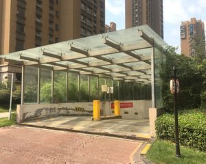 地铁口人车分流朝南得房率高