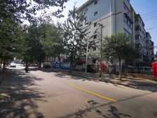 精装修呼7三楼空户看房方便不临街