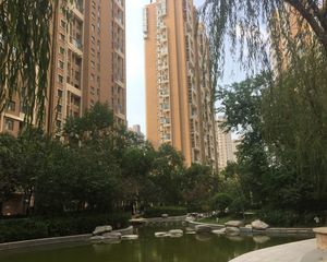 地铁口满五唯一大两房高楼层采光好