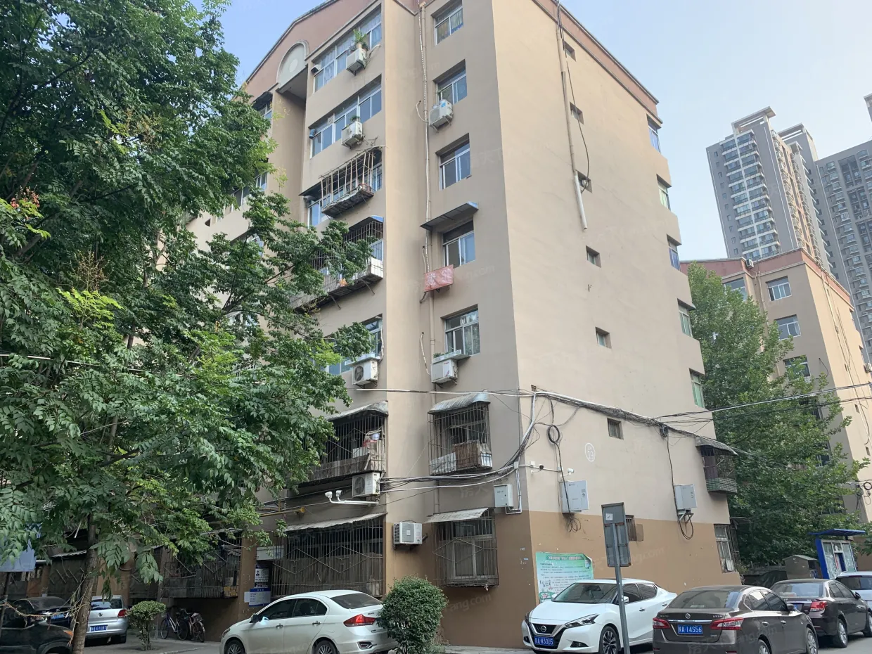 东方社区104街坊