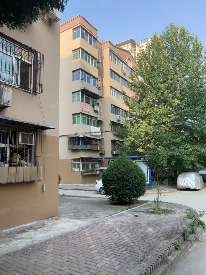 东方社区104街坊