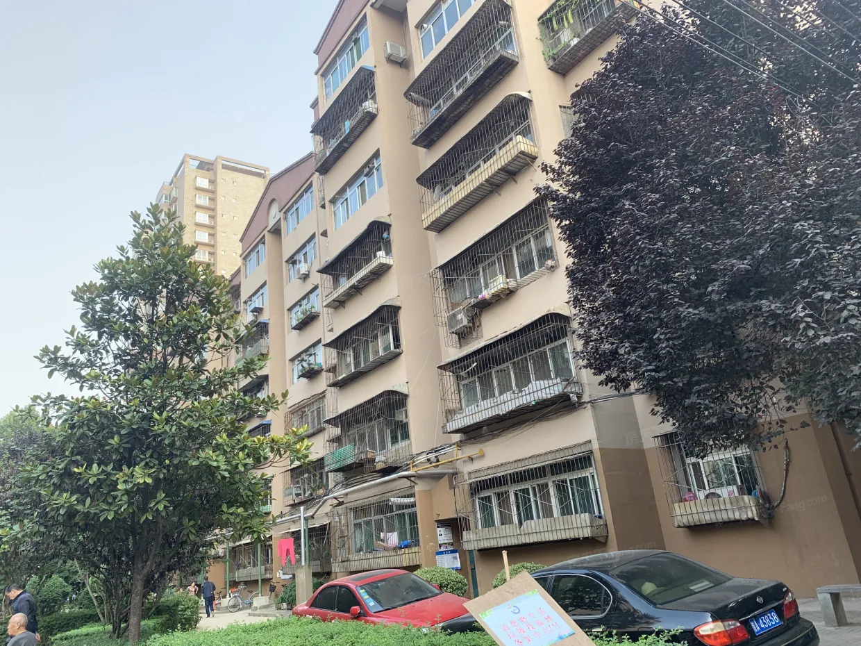 东方社区104街坊