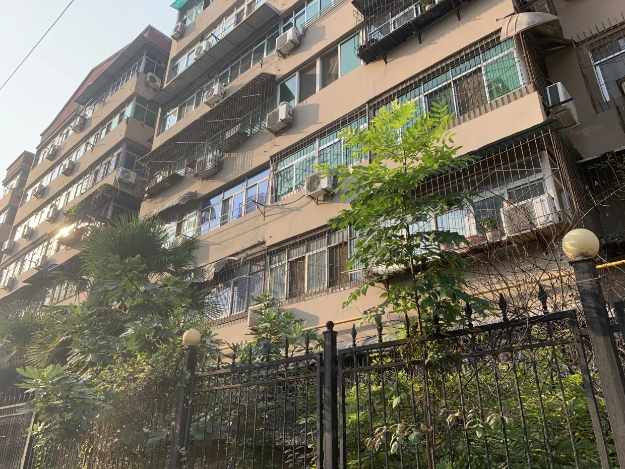 东方社区104街坊