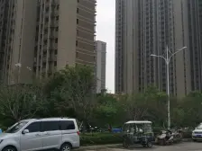 华南城中园,户型方正,房本在手,随时看房。