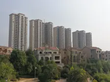 东湖山庄小高层中层大三房业主诚意出售,东边户随时看