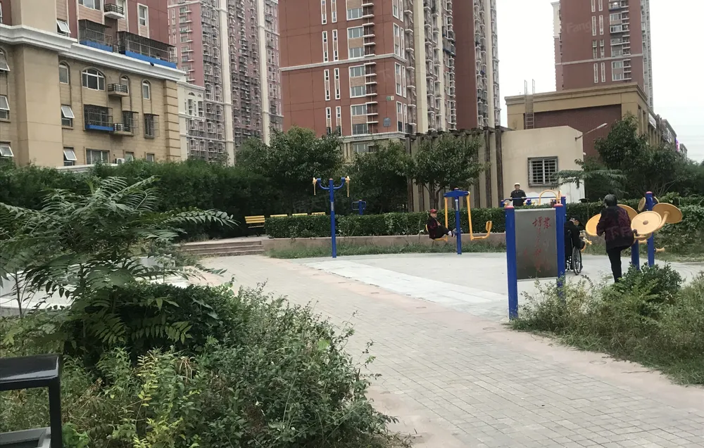 四惠 高碑店 陶家湾 北花园精装两居室 家具全 包物业取暖