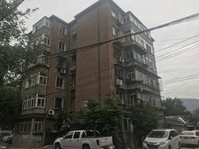此房满五,商品房,精装修,采光好,没有遮挡。