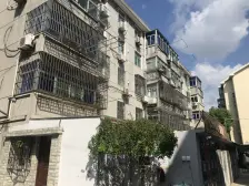 近地铁 业主置换 精装修 拎包入住 看房方便 价格可谈