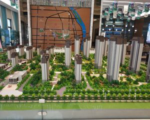 湘江新区,高铁西板块,毛坯四房.次新小区.环境优美.