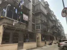 可以拎包入住,小区环境安静,感光度很好,户型居住舒适度极高,