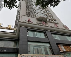 房已经出租,房东诚心出售,价格好谈,目前是130万