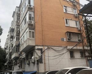 诚售印钞厂,精装南北两居带车位价格好谈