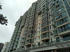 主城区四房 实用率得房率高 位置安静 看小区花园