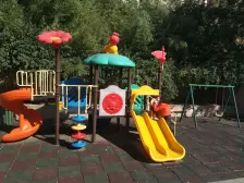 本小区少量小户型,看小区园林,出入方便