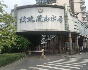 装修保养干净,步梯3房,玫瑰三中带50方平台花园