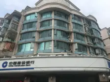 山水居已全新精装四房未入住!小区中间位置不靠路!