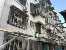 五角场地段,生活设施配套齐全。