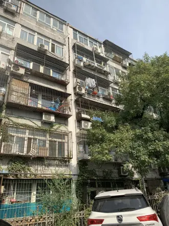 造甲街实景图