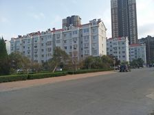 柳林小区 新楼 好楼层 西打头 带车位 小棚 卫生间有窗