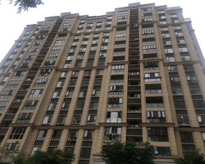 正荣御品户型方正,采光好装修好,环镜优美视野好,诚心出售
