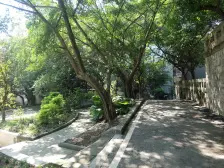 南坪五小区公交车站 大三房 户型采光好 业主诚意出售