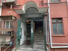 一楼带天井+南北边套一房+近地铁