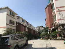 花卉园观音桥双轻轨 别墅带露台 安静舒适 南北统透