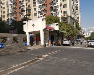 正地铁口户型周正采光好一梯两户纯板楼~