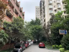 出行交通方便 采光良好 户型方正 门口买菜方便