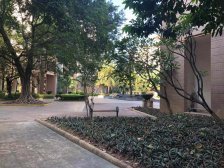 尽享现代城镇多功能的服务和小区自身配套系统