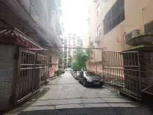 两路城区低楼层精装修原装电梯大四房